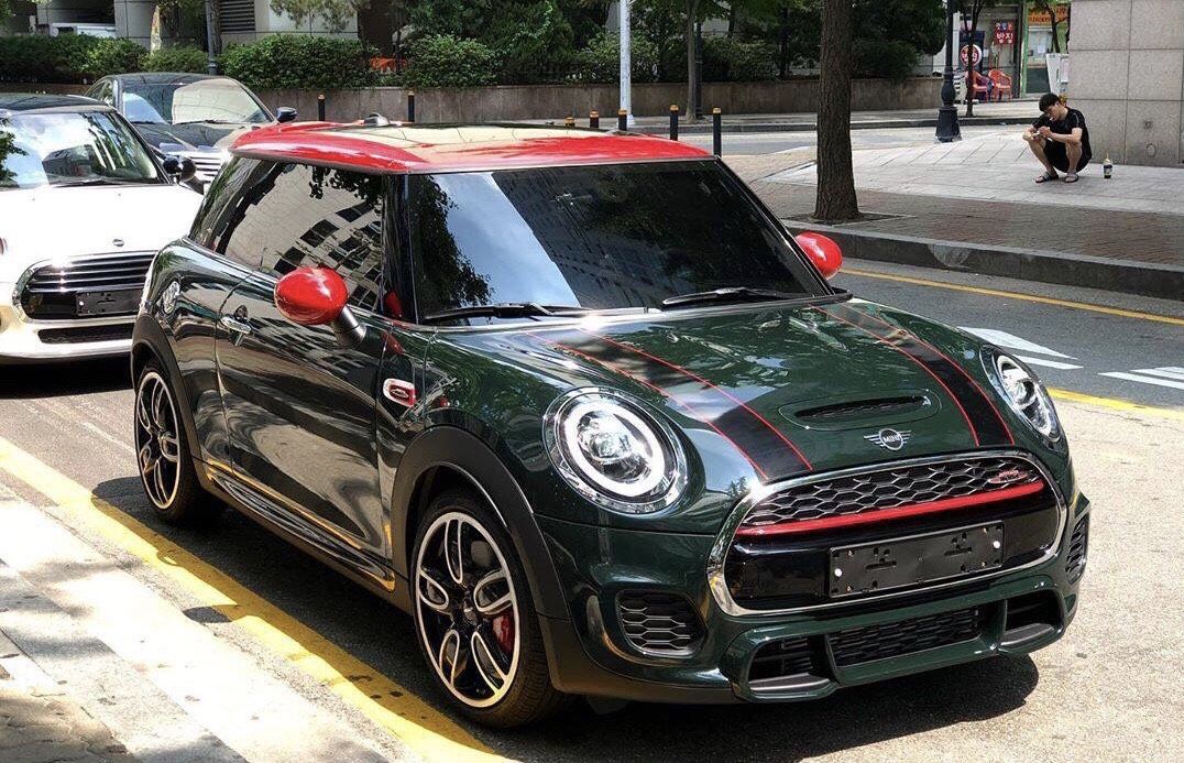 Mini Cooper JCW 3 cửa 2019 - Bán ô tô Mini JCW 3 cửa đời 2019, màu xanh lá, nhập khẩu nguyên chiếc