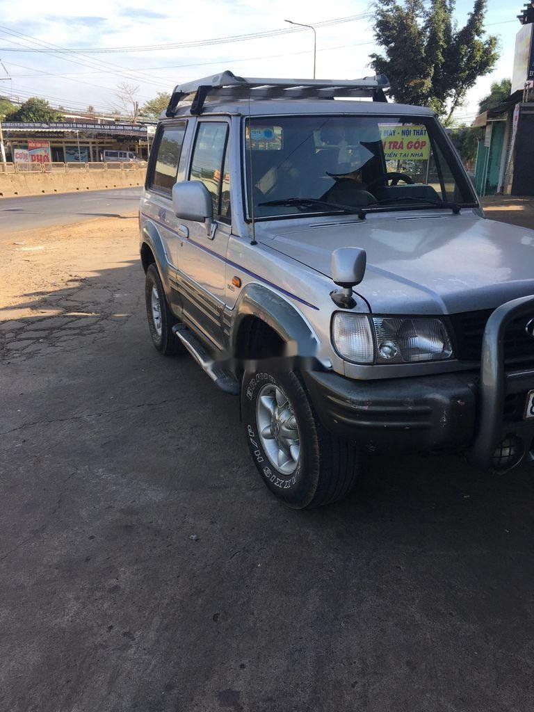 Hyundai Galloper   2002 - Cần bán Hyundai Galloper sản xuất 2002, màu bạc, nhập khẩu, giá tốt