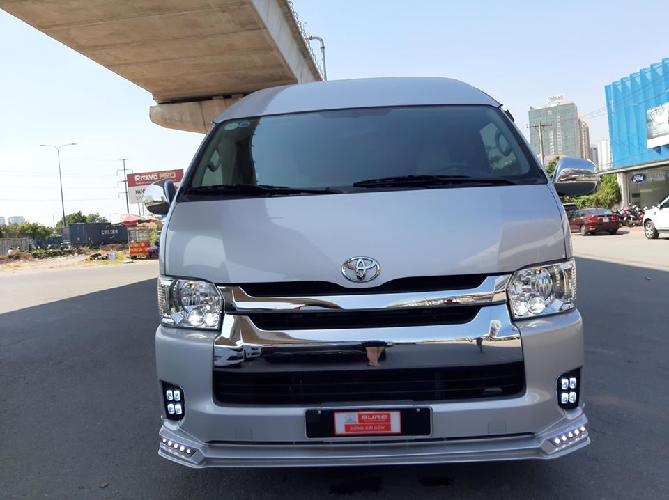 Toyota Hiace 2019 - Hiace nhập Thái độ Limousine cao cấp nhất 