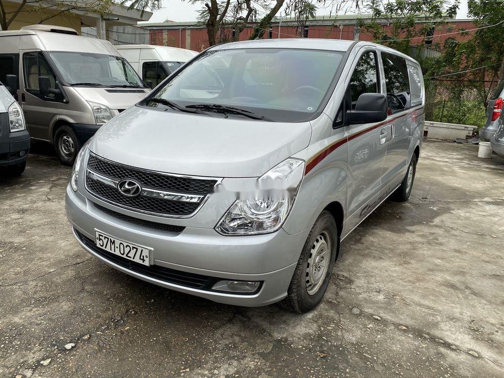 Hyundai Starex   2009 - Bán xe Hyundai Starex sản xuất năm 2009, màu bạc, xe nhập số sàn