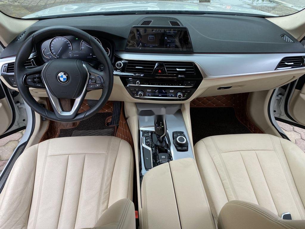 BMW 5 Series 2018 - Cần bán BMW 5 Series 520i năm 2018, màu trắng, nhập khẩu