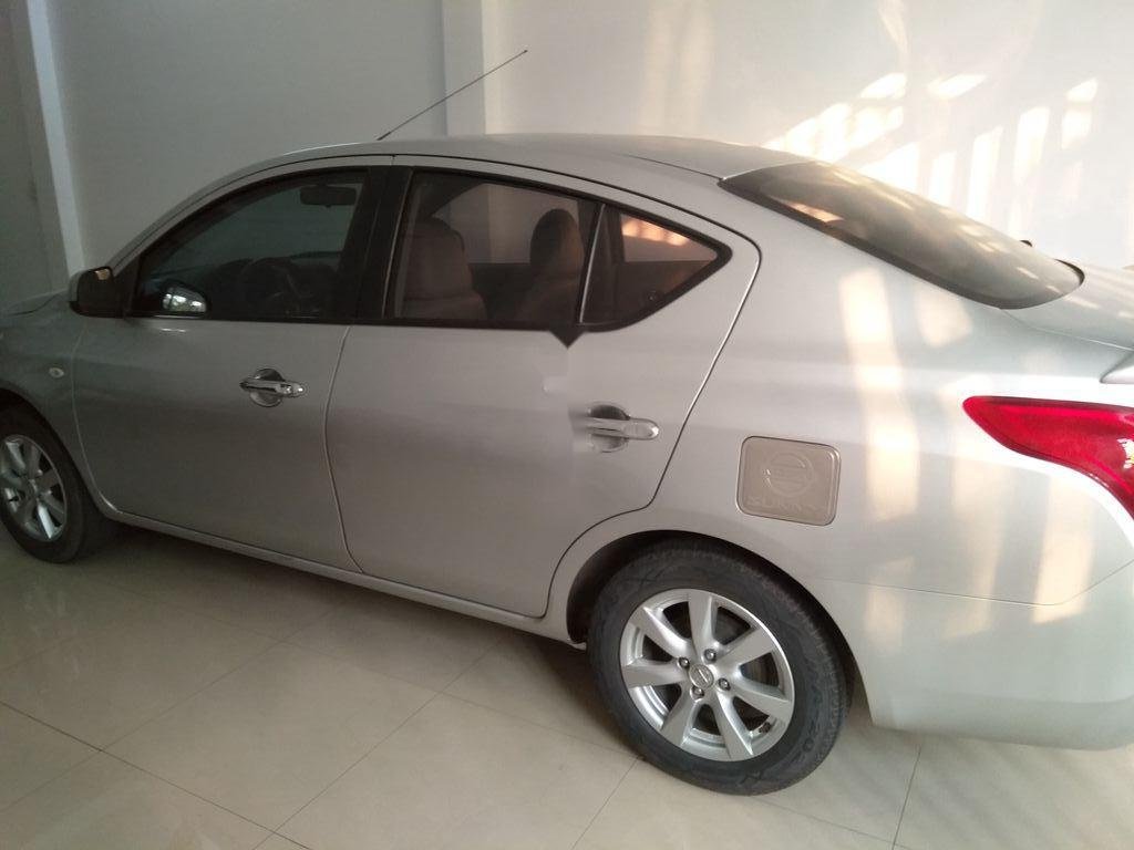 Nissan Sunny 2014 - Cần bán lại xe Nissan Sunny năm 2014, màu bạc, giá chỉ 360 triệu