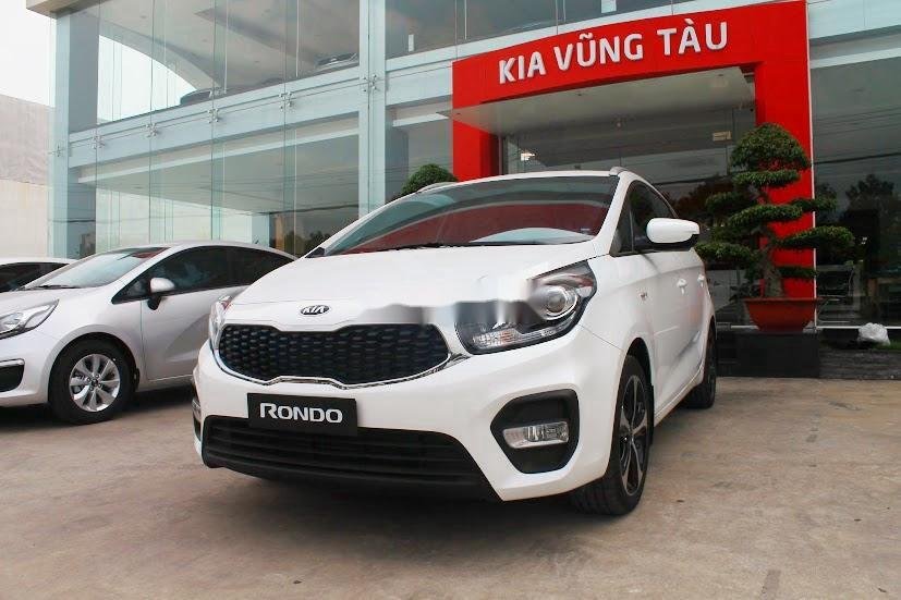 Kia Rondo     2020 - Bán ô tô Kia Rondo đời 2020, màu trắng, 585tr