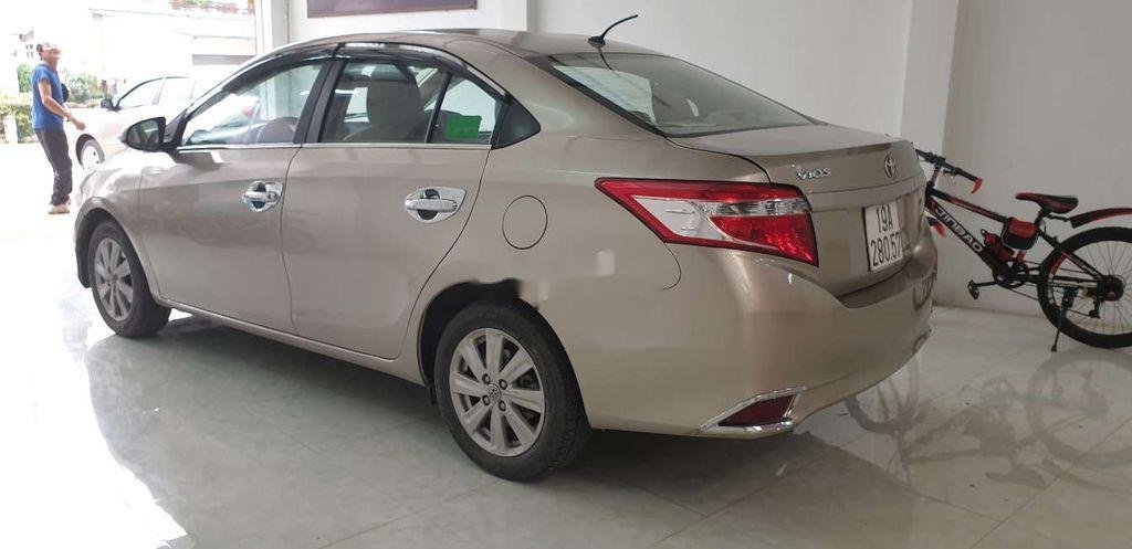 Toyota Vios 2015 - Bán xe Toyota Vios đời 2015, màu kem (be), giá tốt