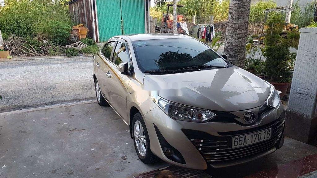 Toyota Vios 2019 - Bán ô tô Toyota Vios đời 2019, màu vàng, giá tốt