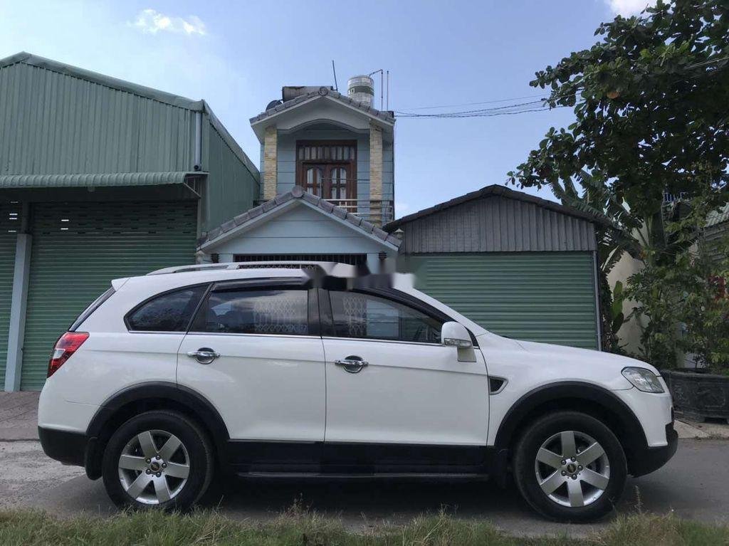 Chevrolet Captiva   LT   2007 - Bán Chevrolet Captiva LT đời 2007, màu trắng xe gia đình, giá 225tr