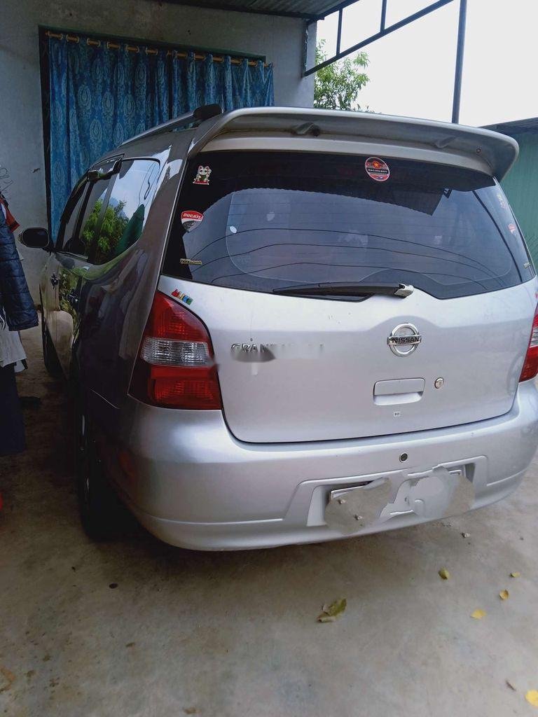 Nissan Grand livina   2012 - Bán Nissan Grand livina năm 2012, màu bạc, xe nhập, 255 triệu