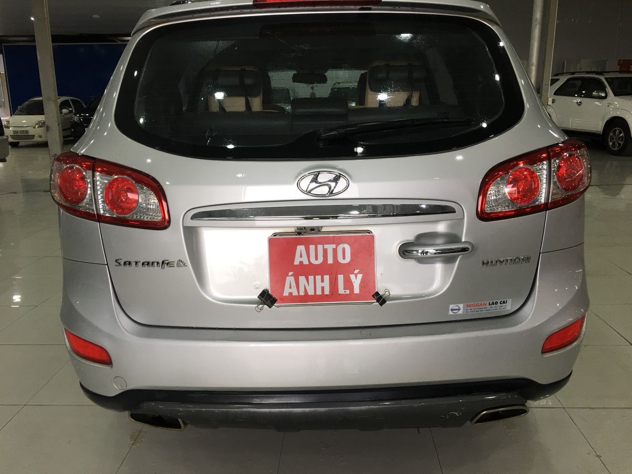 Hyundai Santa Fe 2011 - Bán xe Hyundai Santa Fe 2.4AT 2011, màu bạc, giá cạnh tranh