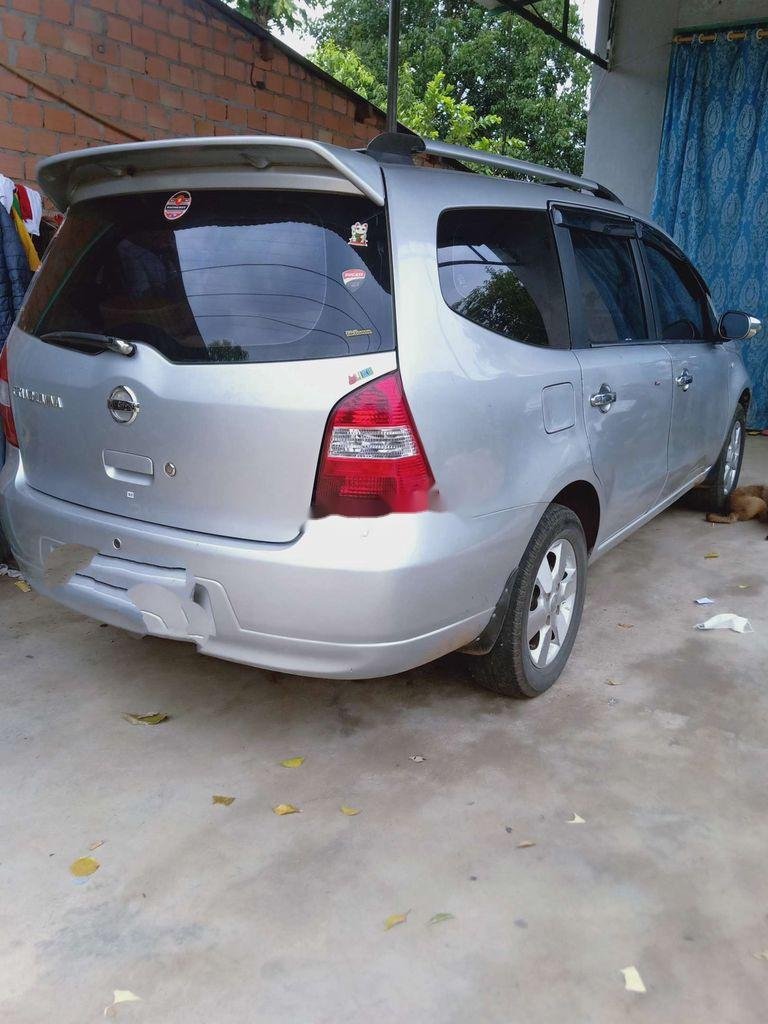 Nissan Grand livina   2012 - Bán Nissan Grand livina năm 2012, màu bạc, xe nhập, 255 triệu