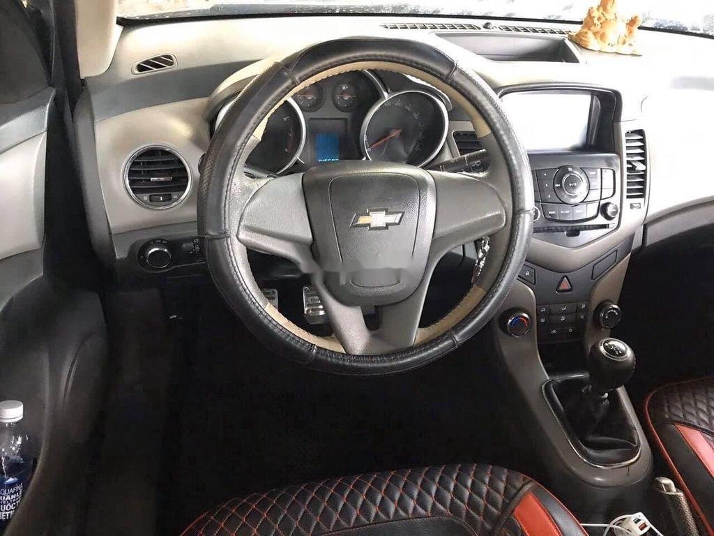 Chevrolet Cruze 2010 - Cần bán xe Chevrolet Cruze đời 2010, màu xám số sàn