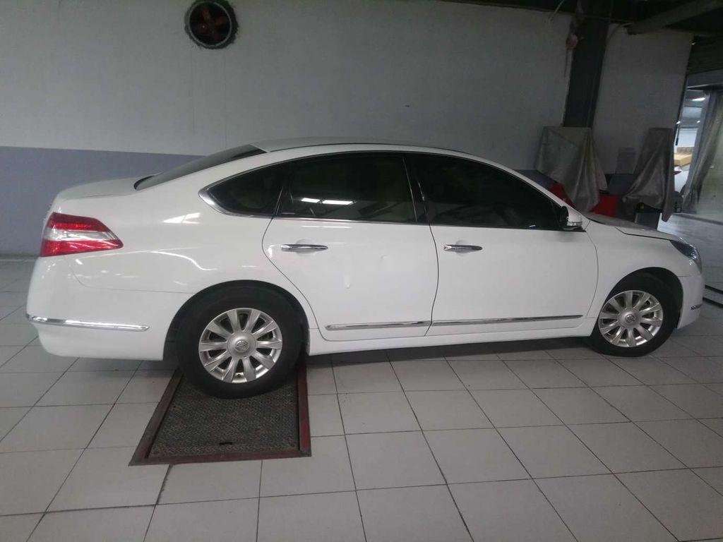 Nissan Teana 2011 - Bán xe Nissan Teana 2.0 năm 2011, màu trắng, nhập khẩu tại Nhật