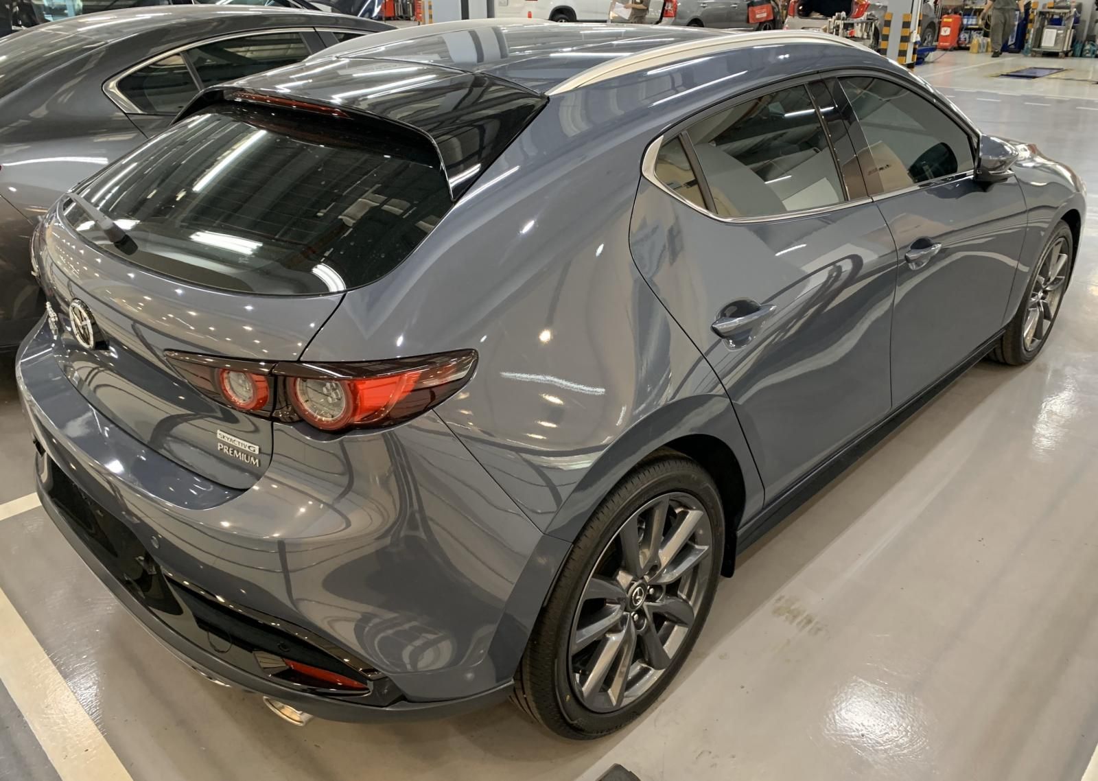 Mazda 3 1.5L Premium 2020 - Dáng Hatchback: Mazda 3 1.5L Premium sản xuất năm 2020, màu xám