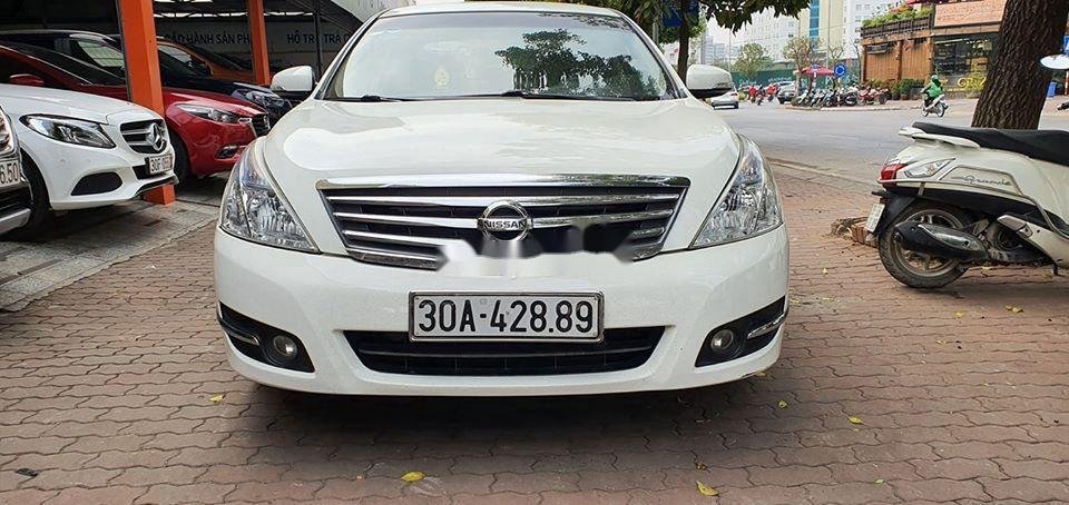 Nissan Teana 2010 - Cần bán gấp Nissan Teana sản xuất năm 2010, màu trắng, 415 triệu