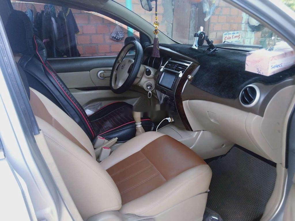 Nissan Grand livina   2012 - Bán Nissan Grand livina năm 2012, màu bạc, xe nhập, 255 triệu