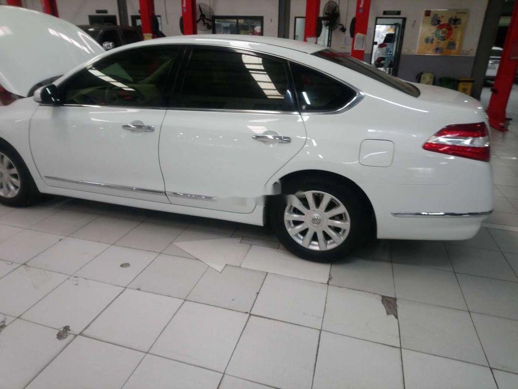 Nissan Teana 2011 - Bán xe Nissan Teana 2.0 năm 2011, màu trắng, nhập khẩu tại Nhật