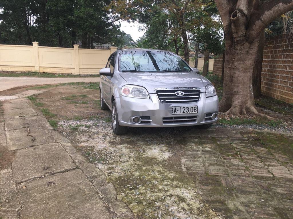 Daewoo Gentra 2010 - Bán ô tô Daewoo Gentra đời 2010, màu bạc, giá chỉ 155 triệu