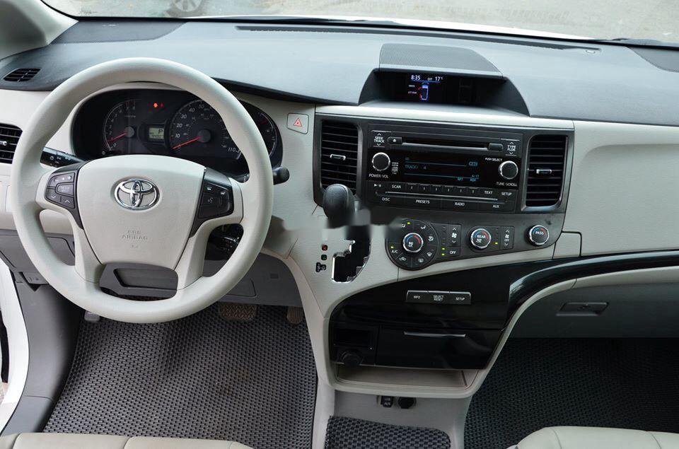 Toyota Sienna 2011 - Bán ô tô Toyota Sienna đời 2011, xe nhập