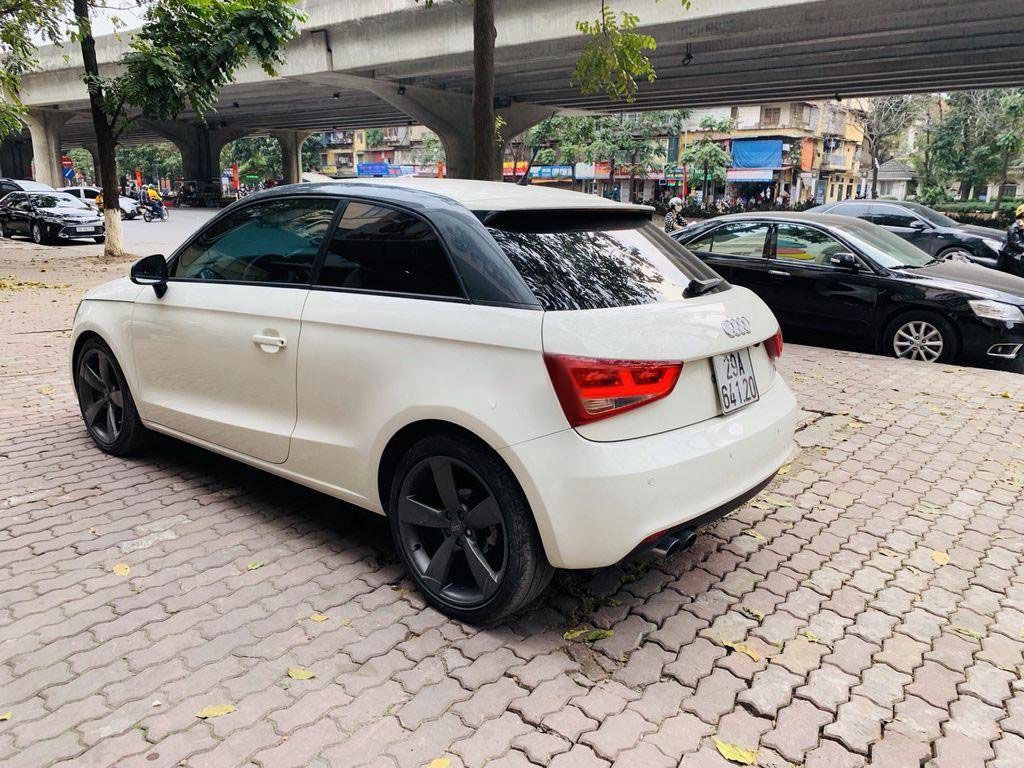 Audi A1 2010 - Cần bán Audi A1 sản xuất năm 2010, màu trắng, nhập khẩu