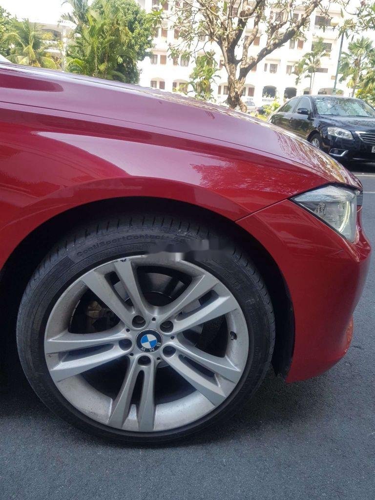 BMW 3 Series 2012 - Bán BMW 3 Series 320i năm 2012, màu đỏ chính chủ, giá 650tr