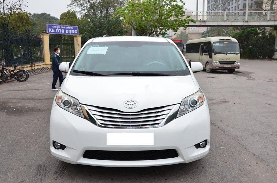 Toyota Sienna 2011 - Bán ô tô Toyota Sienna đời 2011, xe nhập