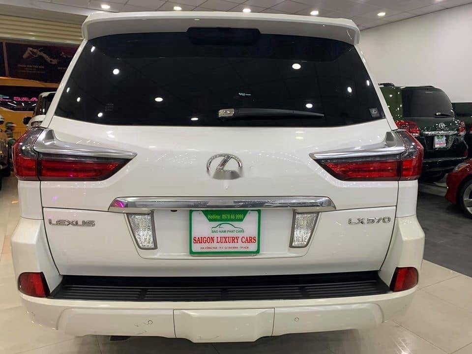 Lexus LX 2017 - Bán ô tô Lexus LX 570 đời 2017, màu trắng, nhập khẩu nguyên chiếc như mới