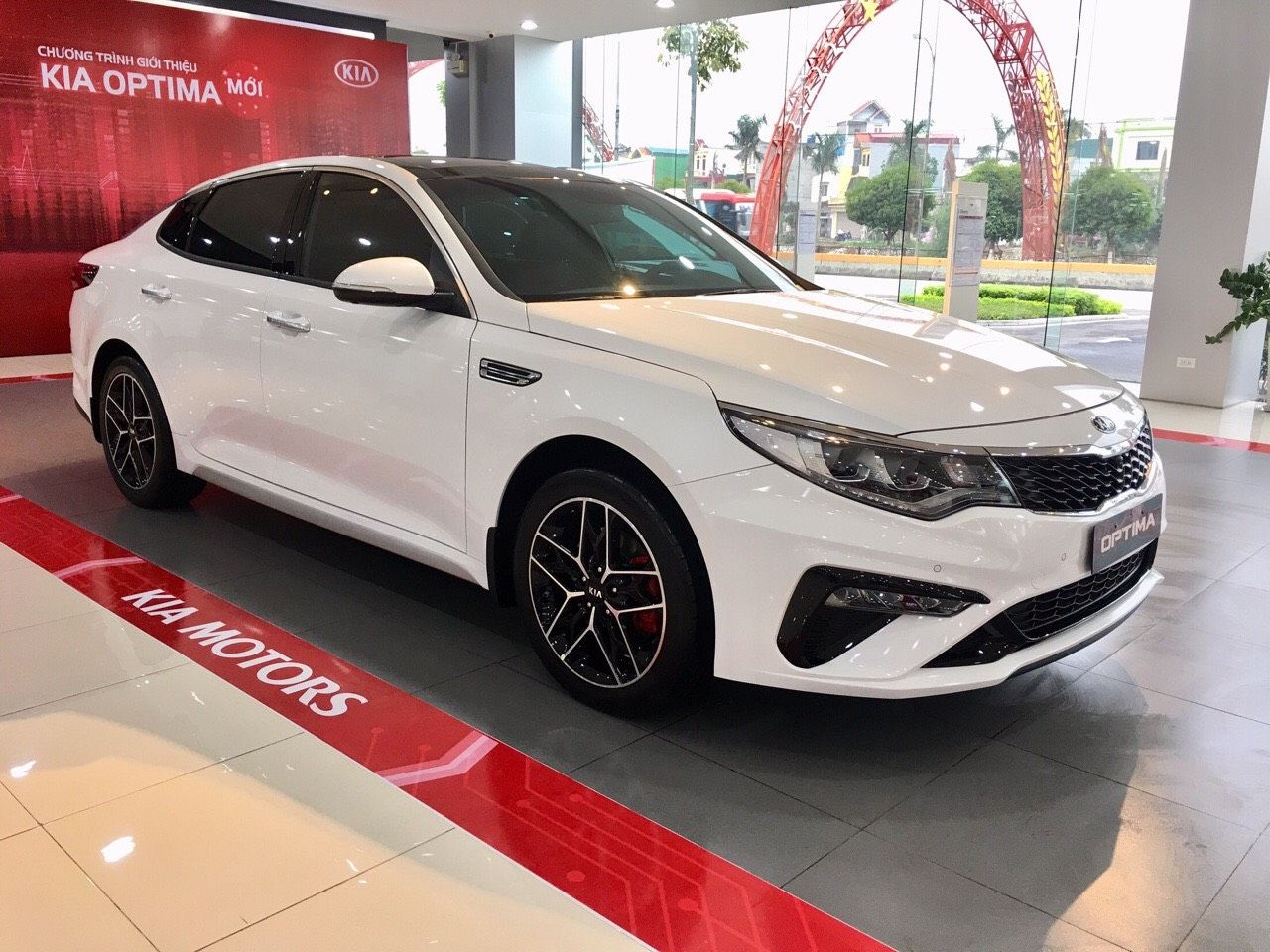 Kia Optima  2.4 G-Line 2020 - Bán Kia Optima 2.4 G-Line đời 2020, màu trắng, giá 969tr