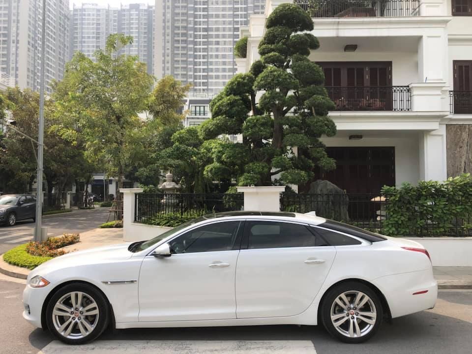 Jaguar XJL 2015 - Cần bán lại xe cũ Jaguar XJL đời 2015, giá rẻ, giao xe nhanh