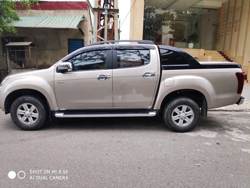 Isuzu Dmax 2016 - Cần bán gấp Isuzu Dmax đời 2016, màu vàng, nhập khẩu chính chủ