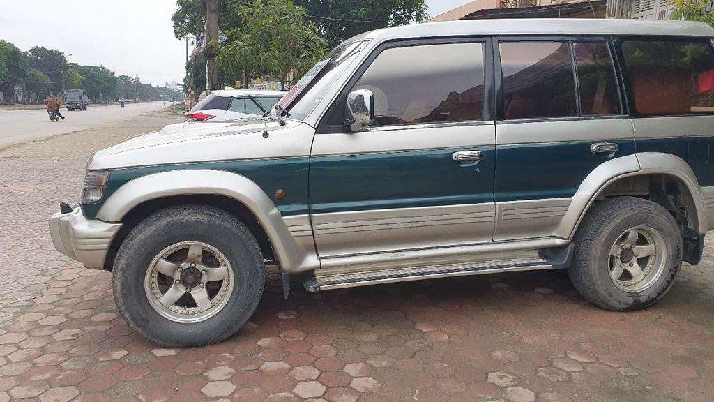 Mitsubishi Pajero 1997 - Bán Mitsubishi Pajero sản xuất năm 1997, màu xanh lam, xe nhập