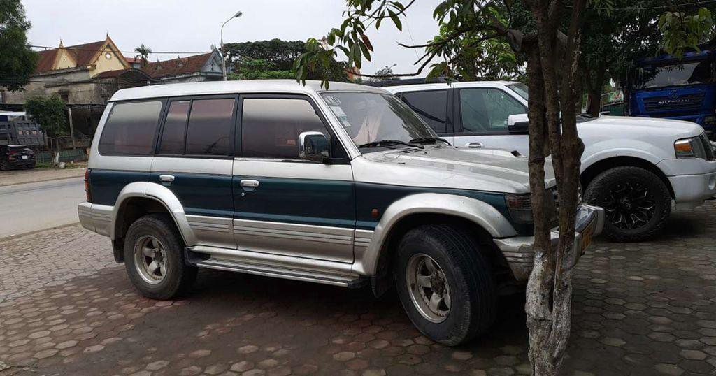 Mitsubishi Pajero 1997 - Bán Mitsubishi Pajero sản xuất năm 1997, màu xanh lam, xe nhập