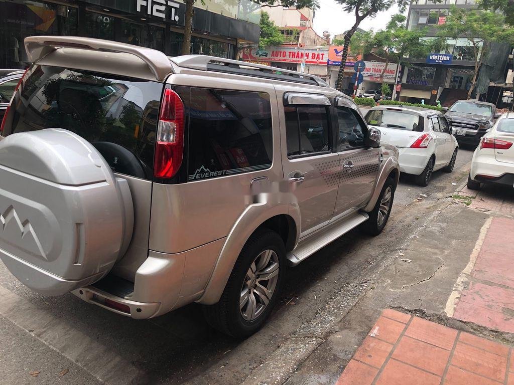 Ford Everest   2010 - Cần bán xe Ford Everest sản xuất 2010, nội thất đẹp