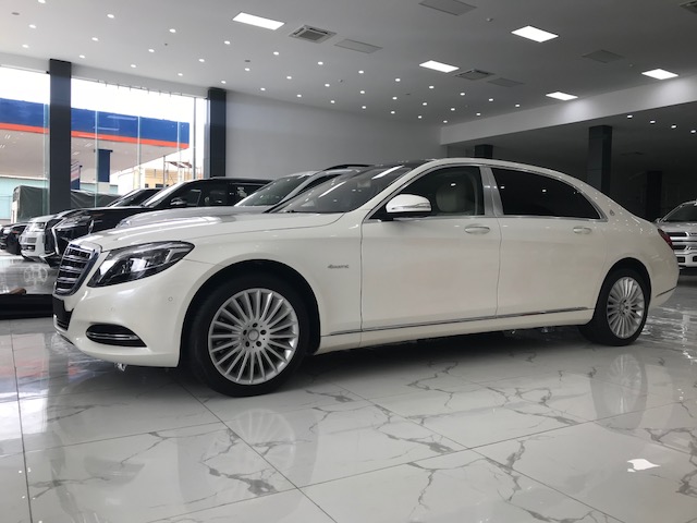 Mercedes-Benz Maybach S400 2017 - Bán xe Mercedes S400 Maybach 2017 màu trắng, nội thất kem, xe siêu mới một chủ từ đầu