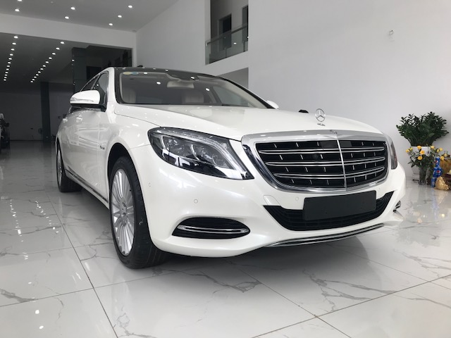 Mercedes-Benz Maybach S400 2017 - Bán xe Mercedes S400 Maybach 2017 màu trắng, nội thất kem, xe siêu mới một chủ từ đầu