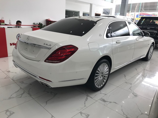 Mercedes-Benz Maybach S400 2017 - Bán xe Mercedes S400 Maybach 2017 màu trắng, nội thất kem, xe siêu mới một chủ từ đầu