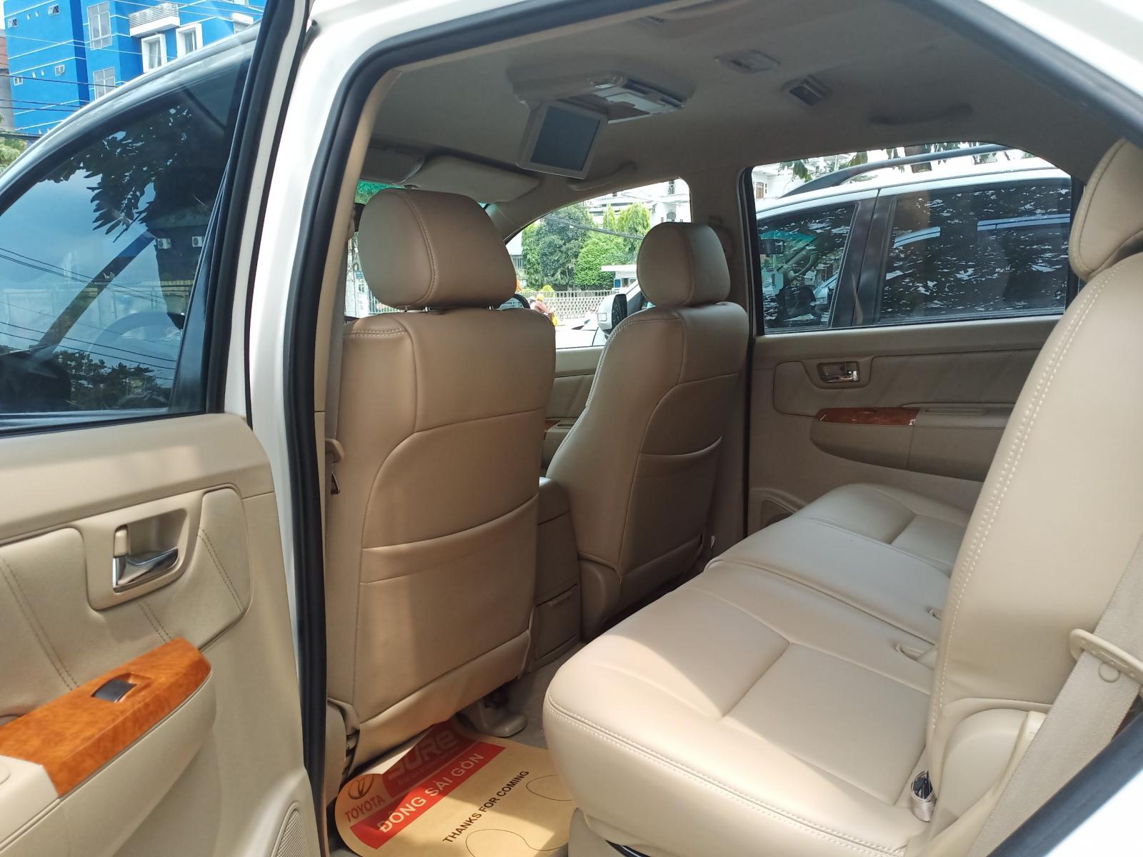 Toyota Fortuner TRD (4x4) 2011 - Cần bán Fortuner TRD 2011