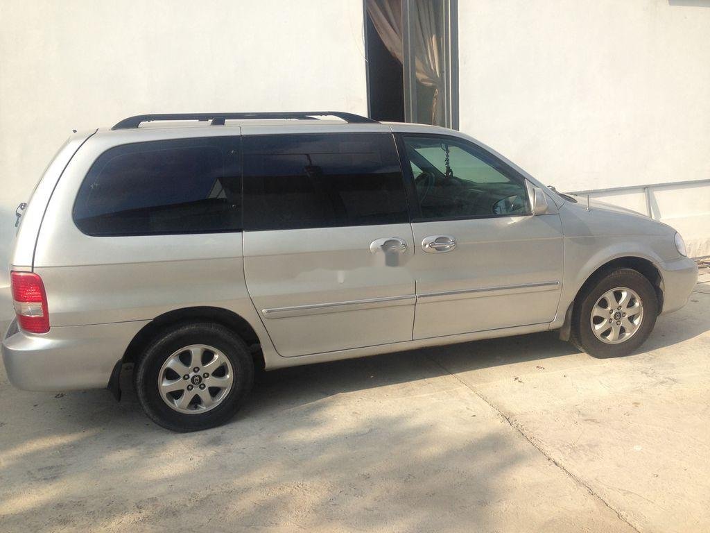 Kia Carnival 2006 - Cần bán gấp Kia Carnival năm 2006, màu bạc, xe nhập chính chủ