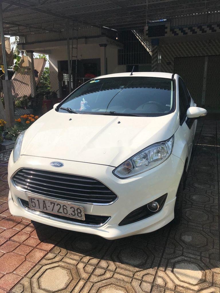 Ford Fiesta 2014 - Bán Ford Fiesta sản xuất 2014, màu trắng