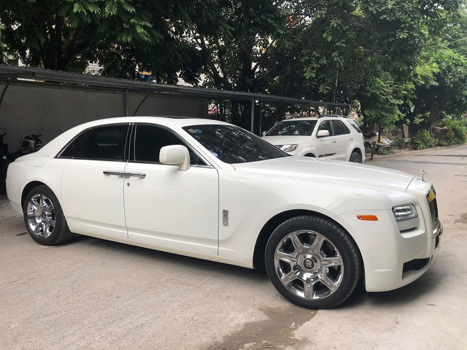 Rolls-Royce Ghost V12  2010 - Bán Rolls-Royce Ghost V12 sản xuất 2010, màu trắng, nhập khẩu nguyên chiếc