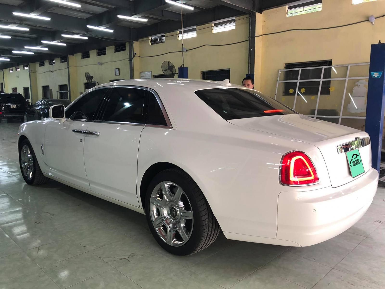 Rolls-Royce Ghost V12  2010 - Bán Rolls-Royce Ghost V12 sản xuất 2010, màu trắng, nhập khẩu nguyên chiếc