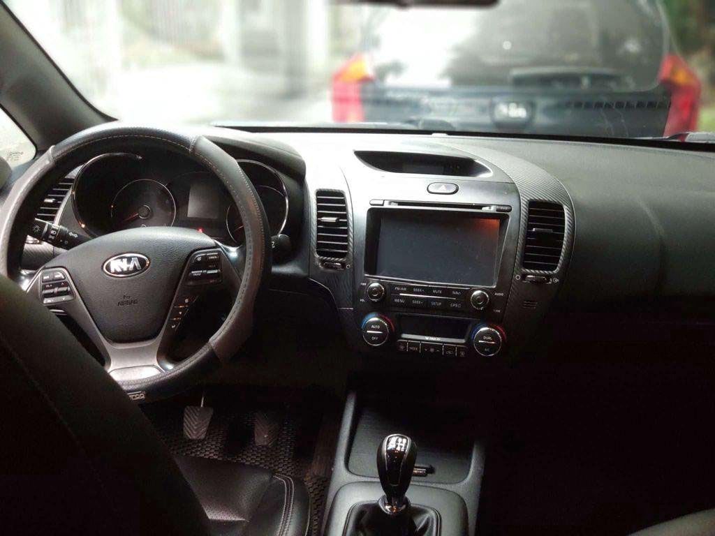 Kia K3 2016 - Cần bán gấp Kia K3 MT năm 2016, màu trắng, nhập khẩu nguyên chiếc số sàn, 175tr