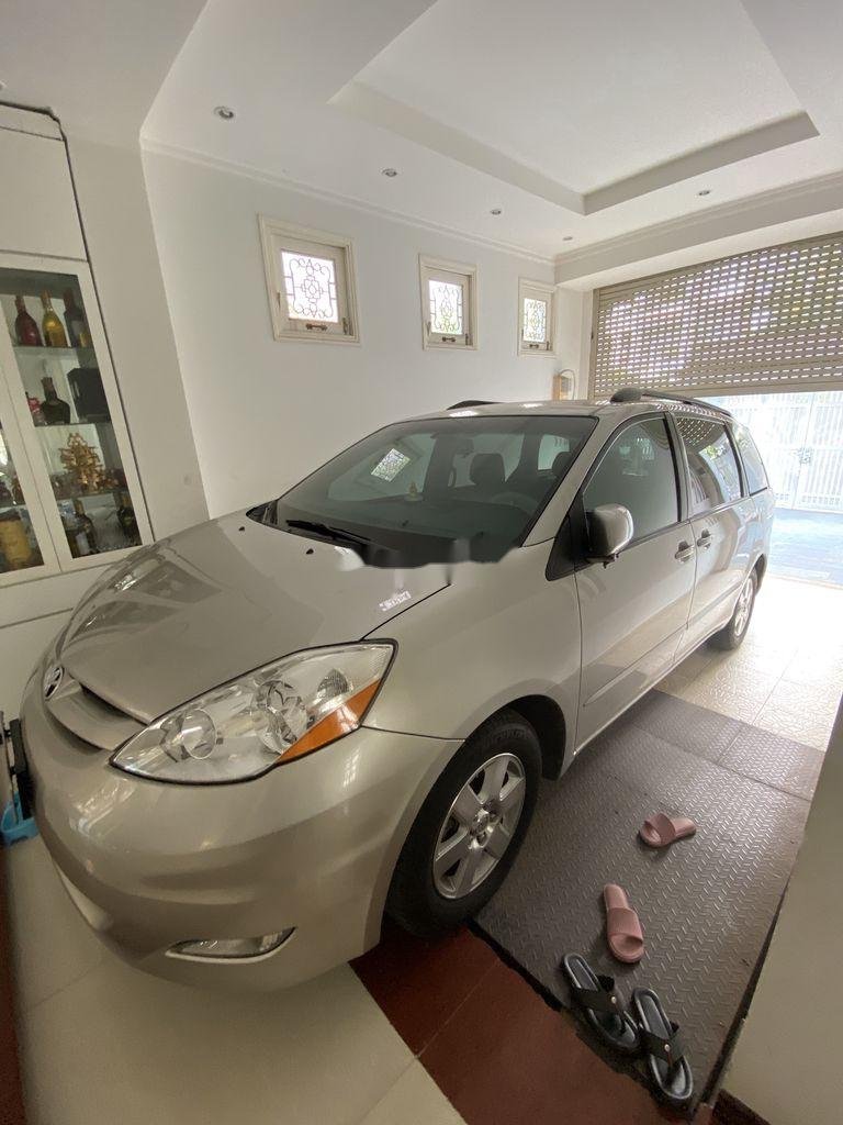 Toyota Sienna     2009 - Bán Toyota Sienna sản xuất 2009, 750 triệu