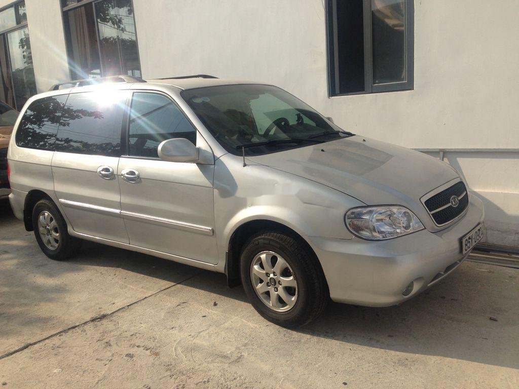 Kia Carnival 2006 - Cần bán gấp Kia Carnival năm 2006, màu bạc, xe nhập chính chủ