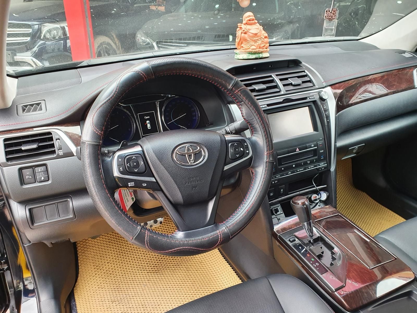 Toyota Camry 2.5 Q 2015 - Cần bán lại xe Toyota Camry 2.5 Q đời 2015, màu đen, giá siêu tốt