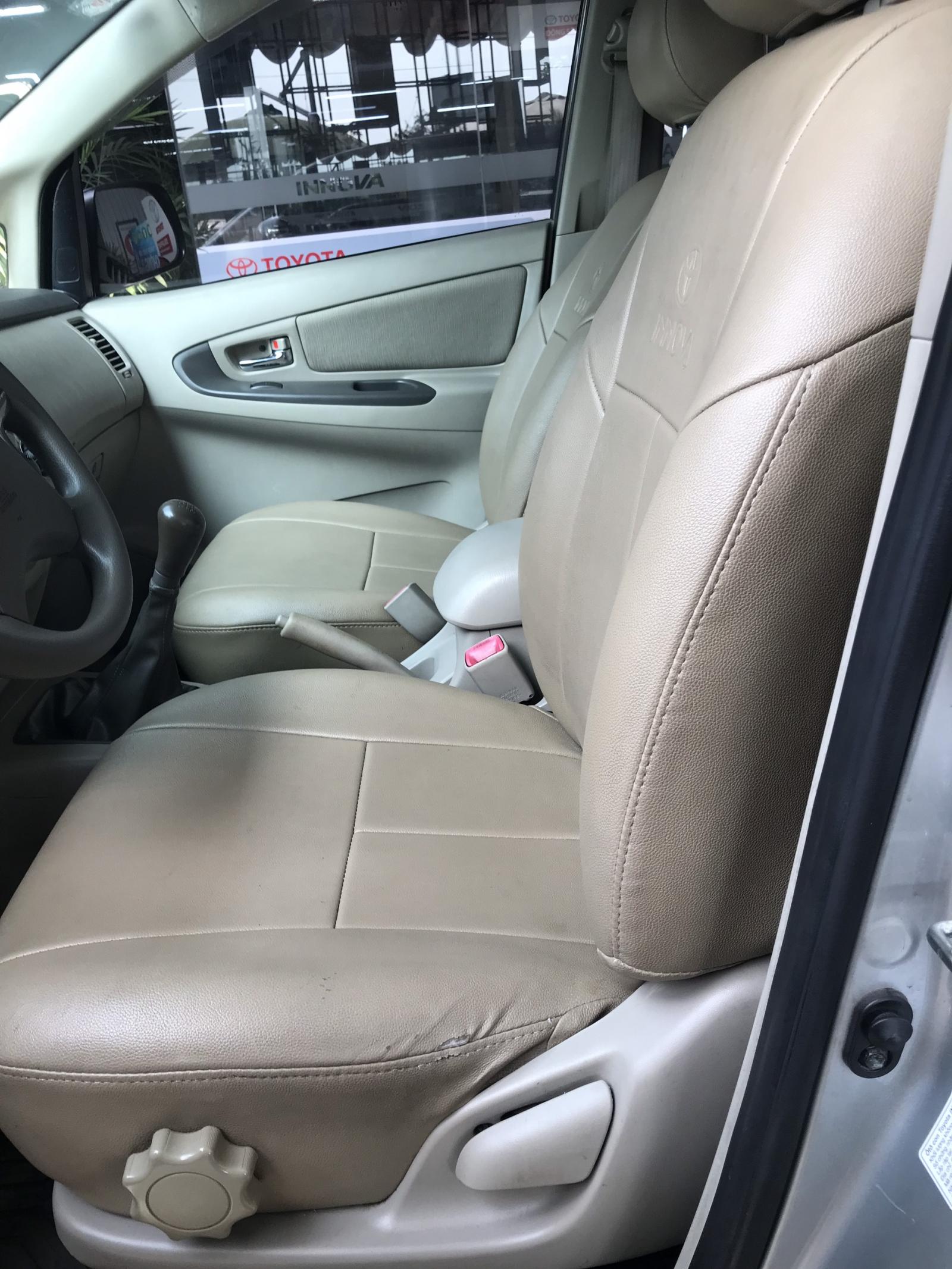 Toyota Innova 2.0E 2014 - Cần bán Innova 2014 - giá hot