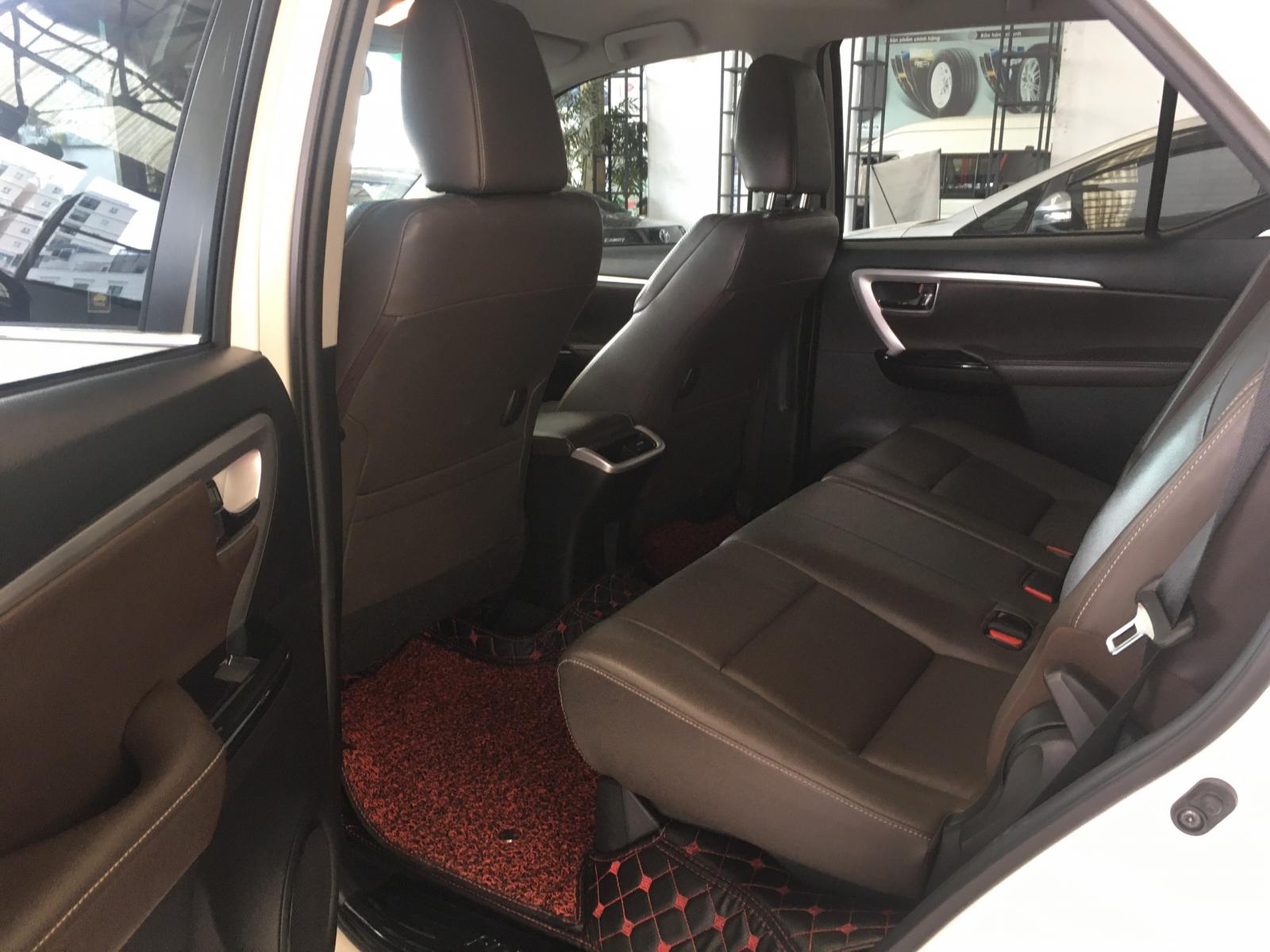 Toyota Fortuner 2.4 AT 4x2 2019 - Cần bán gấp xe Fortuner 2019  lướt giá thương lượng