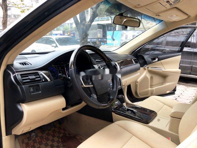 Toyota Camry   2015 - Cần bán lại xe Toyota Camry năm 2015, màu đen, giá tốt