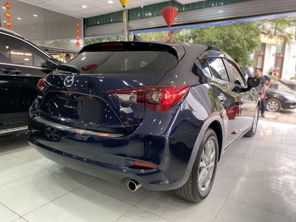 Mazda 3 2018 - Bán ô tô Mazda 3 sản xuất 2018, màu đen, giá chỉ 645 triệu