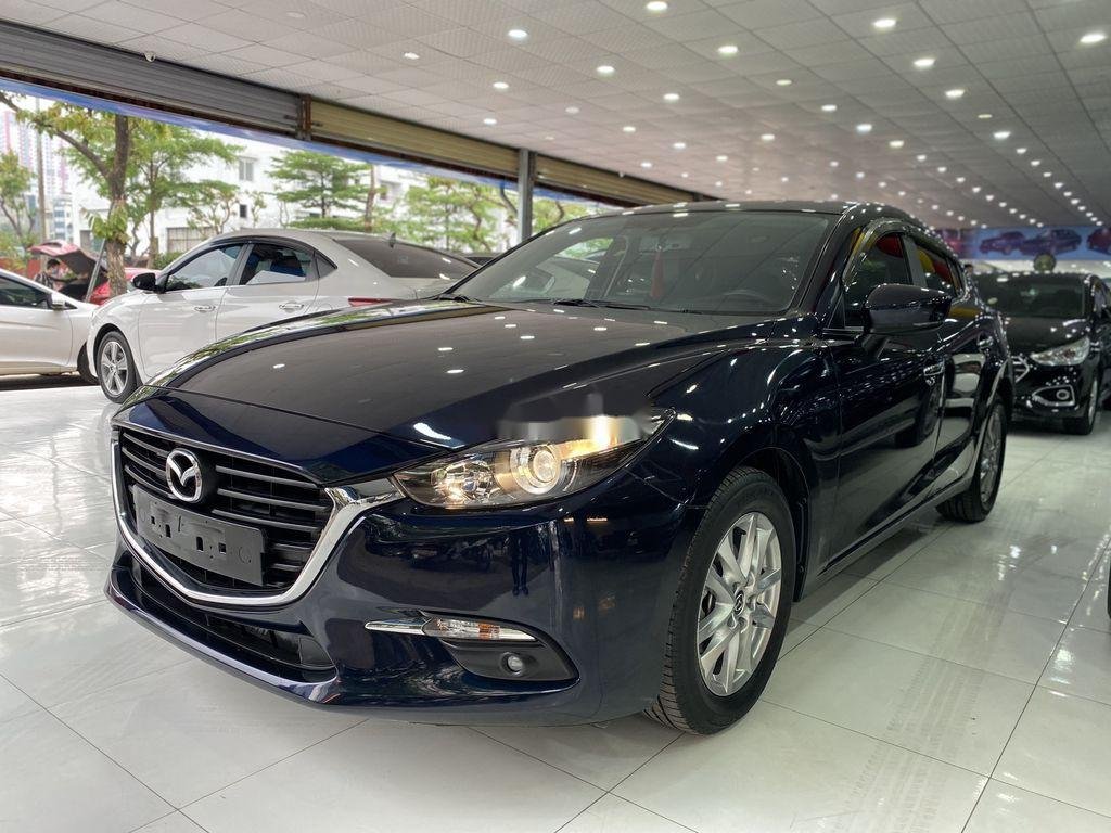 Mazda 3 2018 - Bán ô tô Mazda 3 sản xuất 2018, màu đen, giá chỉ 645 triệu