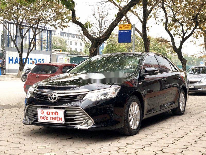 Toyota Camry   2015 - Cần bán lại xe Toyota Camry năm 2015, màu đen, giá tốt