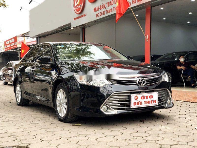 Toyota Camry   2015 - Cần bán lại xe Toyota Camry năm 2015, màu đen, giá tốt